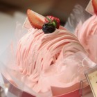 苺みるくのモンブラン¥370(税抜)
新鮮な苺を使ったムースとクリームで仕上げました。