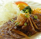 レストラン・ブシュロン & 軽食コーナー(2F)
スキーを満喫してお腹が空いたらレストハウス2階のレストランへどうぞ。 ゲレンデを一望できる眺めが好評です。 営業時間:8:30〜16:30