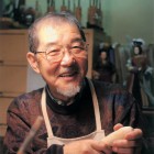川本喜八郎「人形がひたむきに生きる人物を演じる時、俳優が演じるのとは全く違った方法でその人物に肉薄し、人形の生命は光り輝きます。」