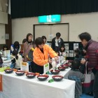 11月16日に南信州・飯田産業センターで行われた「お仕事キッズタウン」にはた~くさんの子供さんたちに「温泉の素調合体験」を体験していただきありがとうございました。