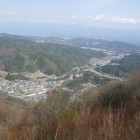 展望台から見る南アルプスと昼神温泉、中央自動車道。